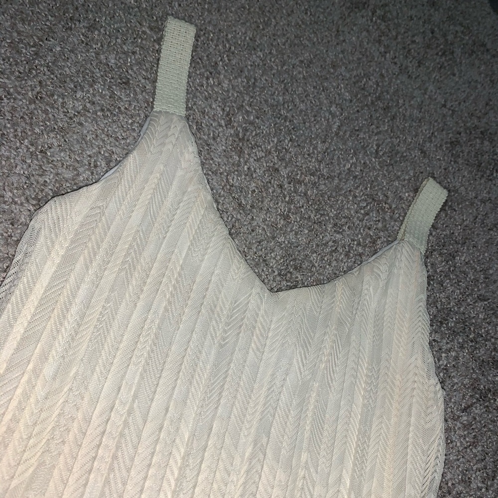 Anthropologie Meadow Rue Pleated V neck Dress - Picture 5 of 7